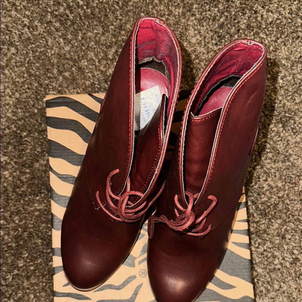 Elegant Burgundy Ankle Boots